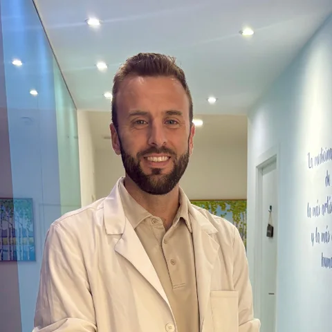 Jesús Aguiló Furió, Fisioterapia y Osteopatía